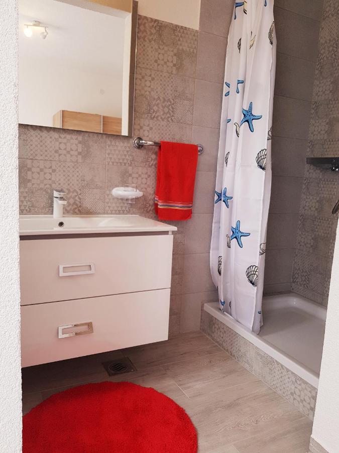 Pink Paradiso Apartment Rogoznica  Ngoại thất bức ảnh