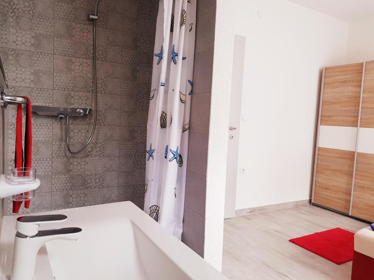 Pink Paradiso Apartment Rogoznica  Ngoại thất bức ảnh