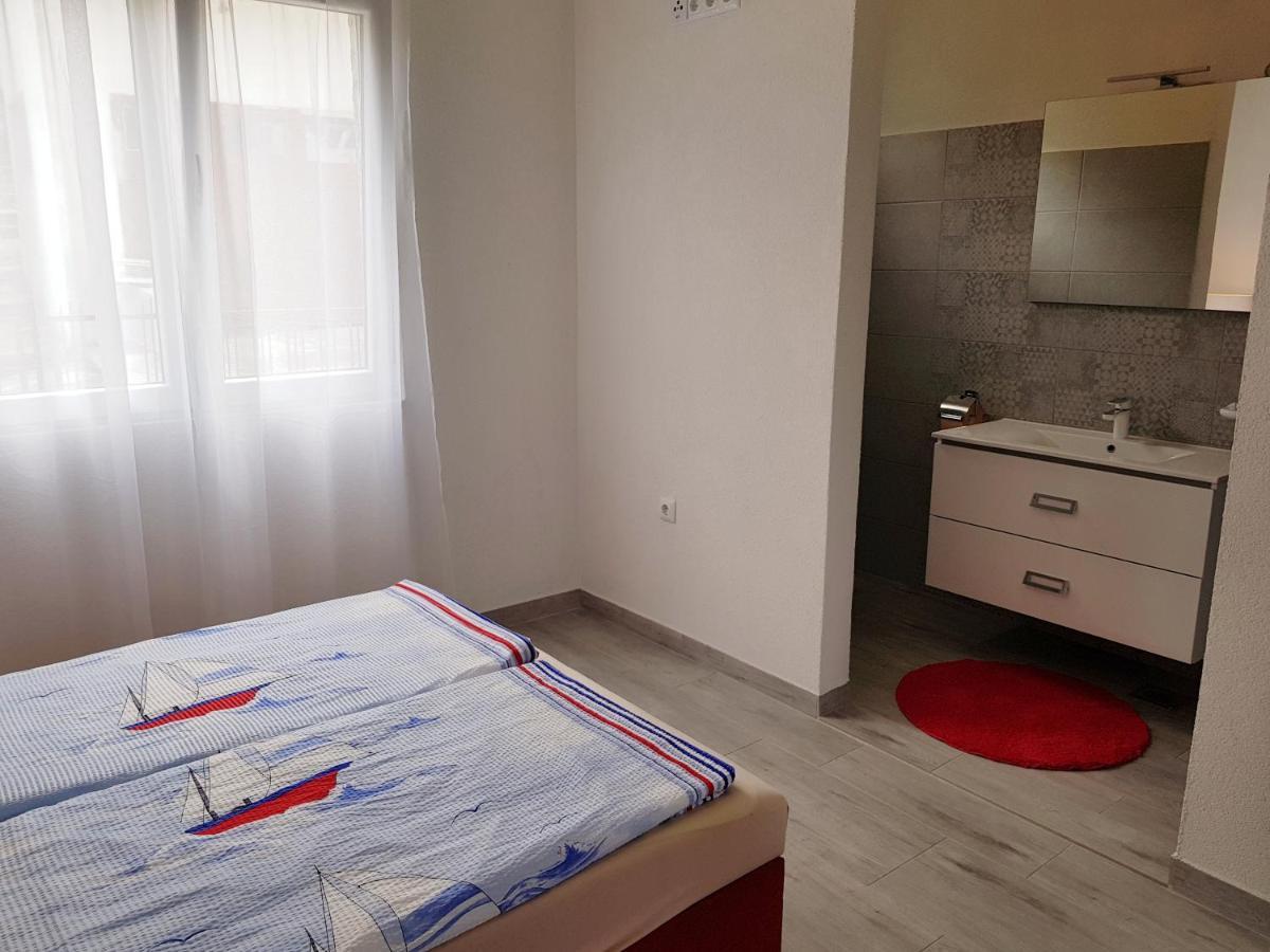 Pink Paradiso Apartment Rogoznica  Ngoại thất bức ảnh